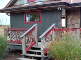 External handrails in Hopkinsville, KY, featuring Kentucky mountain laurel handrails that add a rustic touch to the outdoor space.