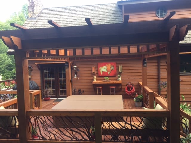 Hot tub pergola Laurel railings