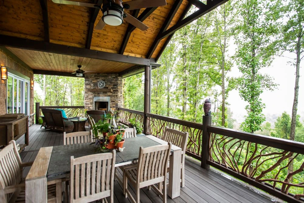 Beautiful Outdoor Dining Space