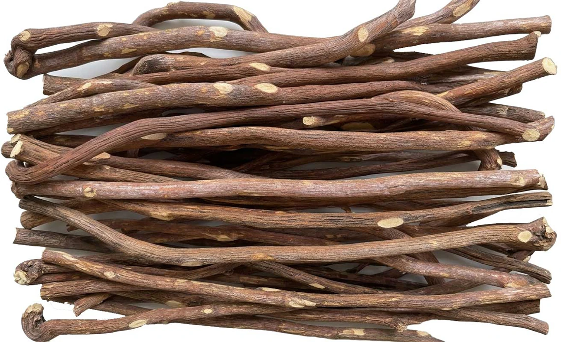 0.5-to-1.5-cleaned-pre-cut-mountain-laurel-stick-pile1